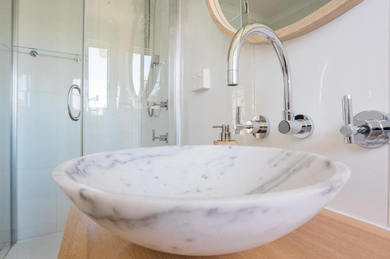 Studio 26: Central, Hampton'S Poolside Hideaway Coffs Harbour Exteriör bild